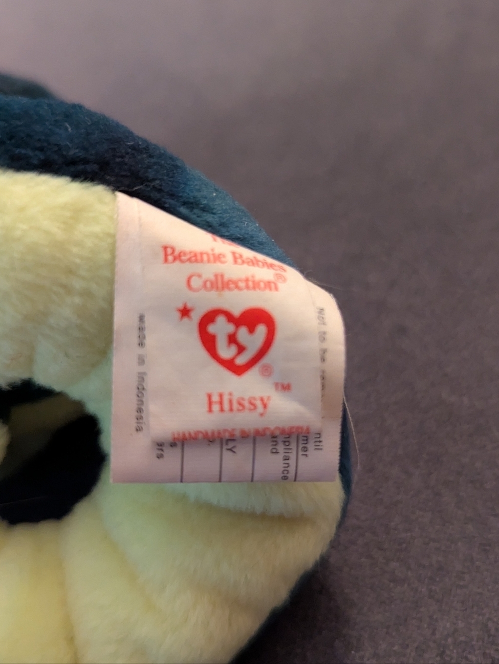 Ty Beanie Baby Hissy the Snake - 1997 Retired Green & Teal Coiled Plush - Picture 7 of 9